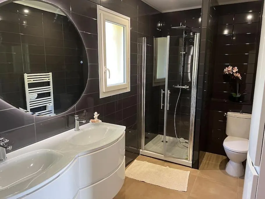 Jolie Villa Avec Vue Mer 봄레미모사 0*,  프랑스